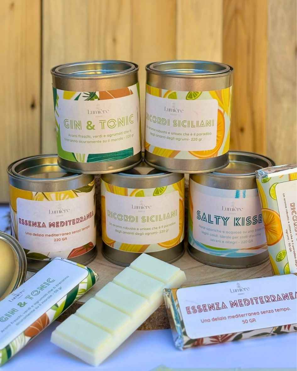 Barattoli di candele e barrette di cera di cocco profuma ambiente collezione Lumière Essence
