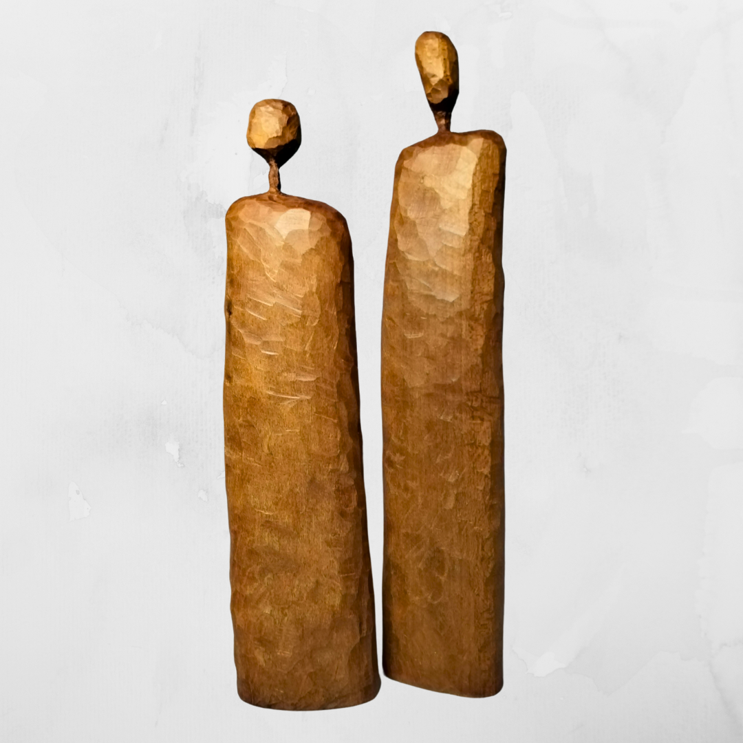 Abbracci d'Anima: Le mie statuine in legno di tiglio per celebrare l'amore eterno