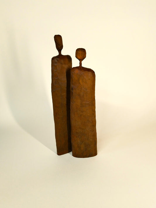 Abbracci d'Anima: Statuine in legno di tiglio intagliate a mano per celebrare l'amore eterno #01
