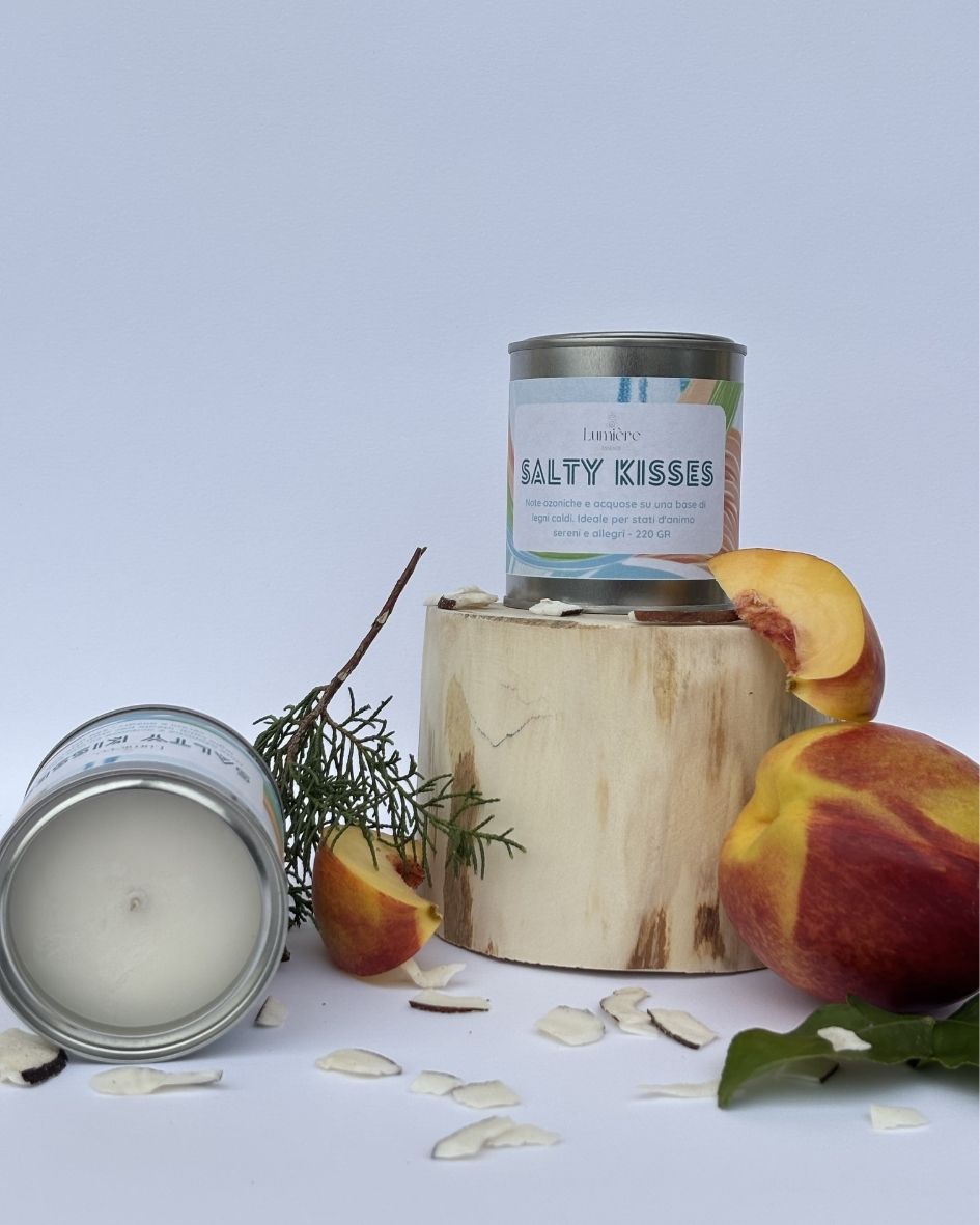 Candela Salty Kisses - Lumière Essence- candela artigianale in cera di cocco naturale - fragranze vegane selezionate e certificate