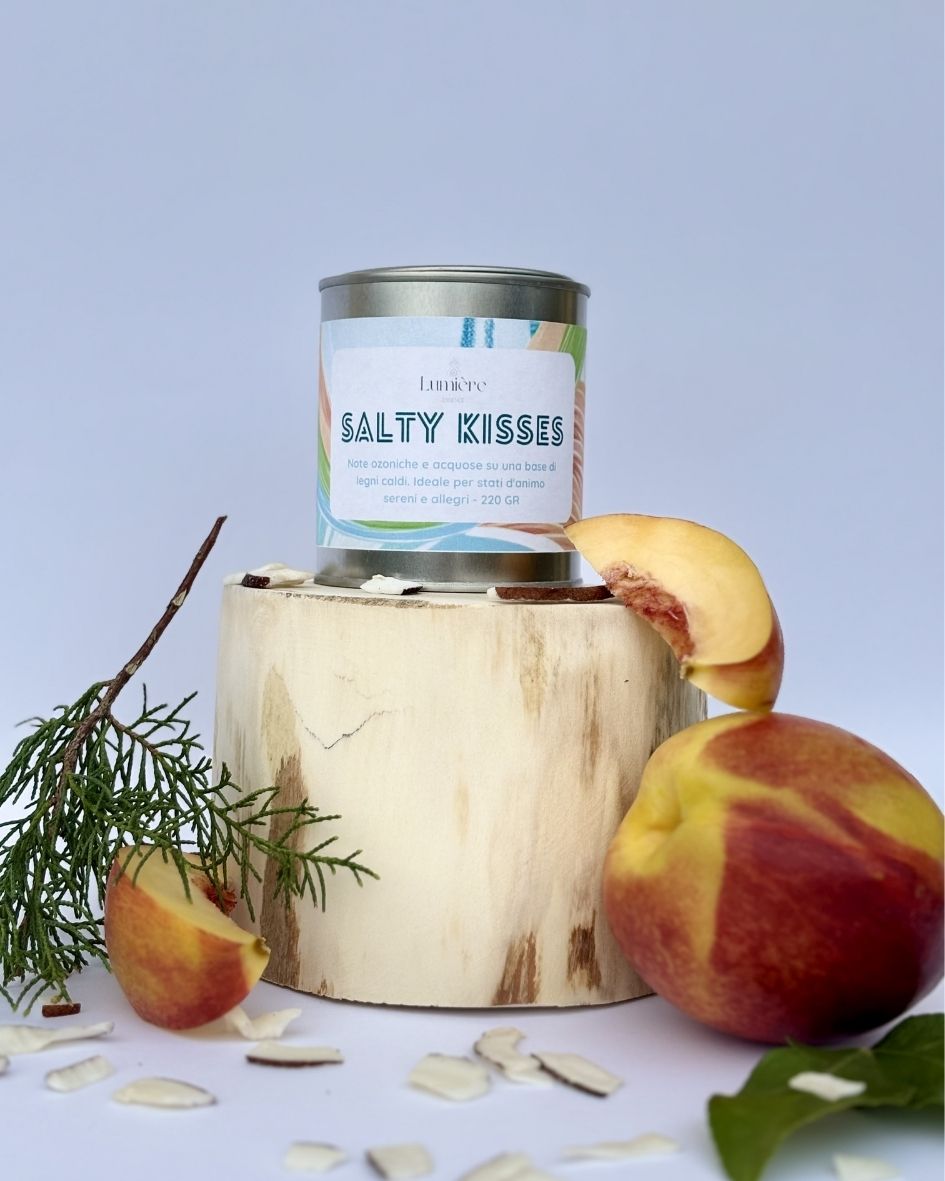 Candela Salty Kisses - Lumière Essence- candela artigianale in cera di cocco naturale - fragranze vegane selezionate e certificate