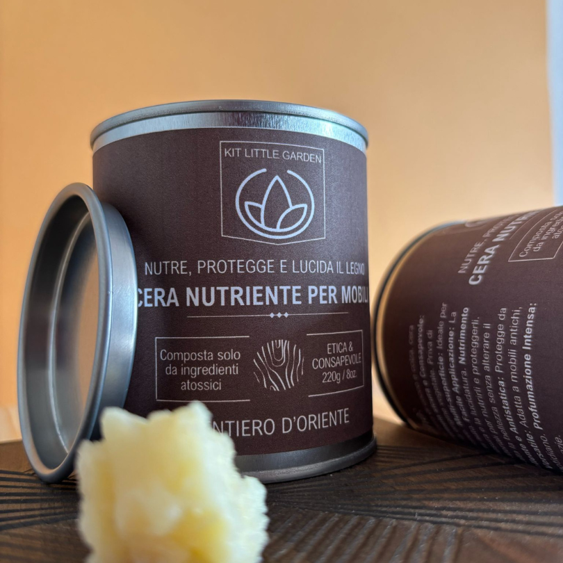 Profuma e proteggi i tuoi mobili e accessori con una cera naturale ispirata all'Oriente.