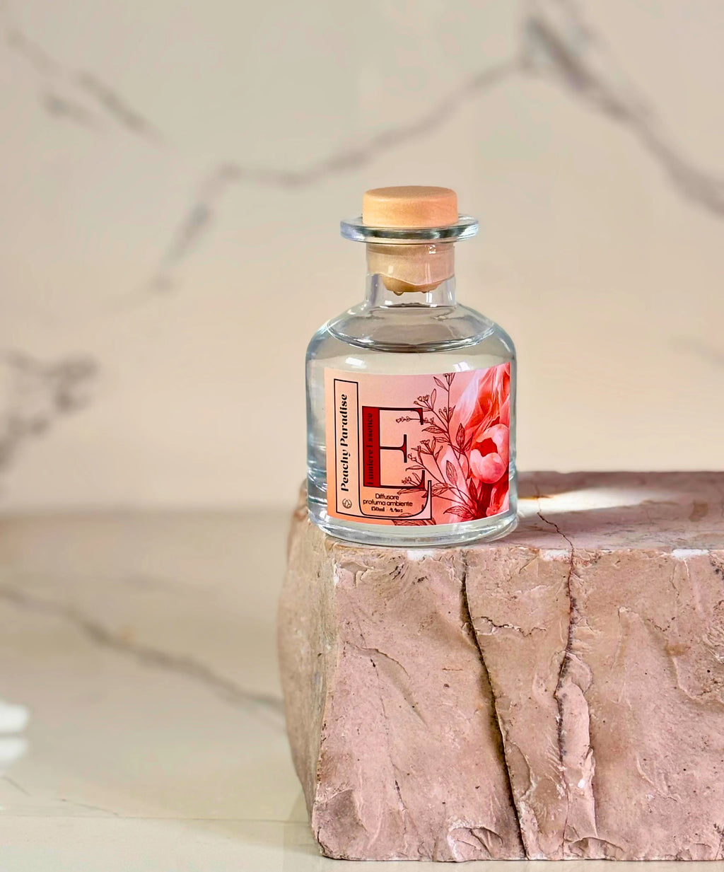 Diffusore d'ambiente Peachy Paradise con design elegante e aroma fruttato di pesche.