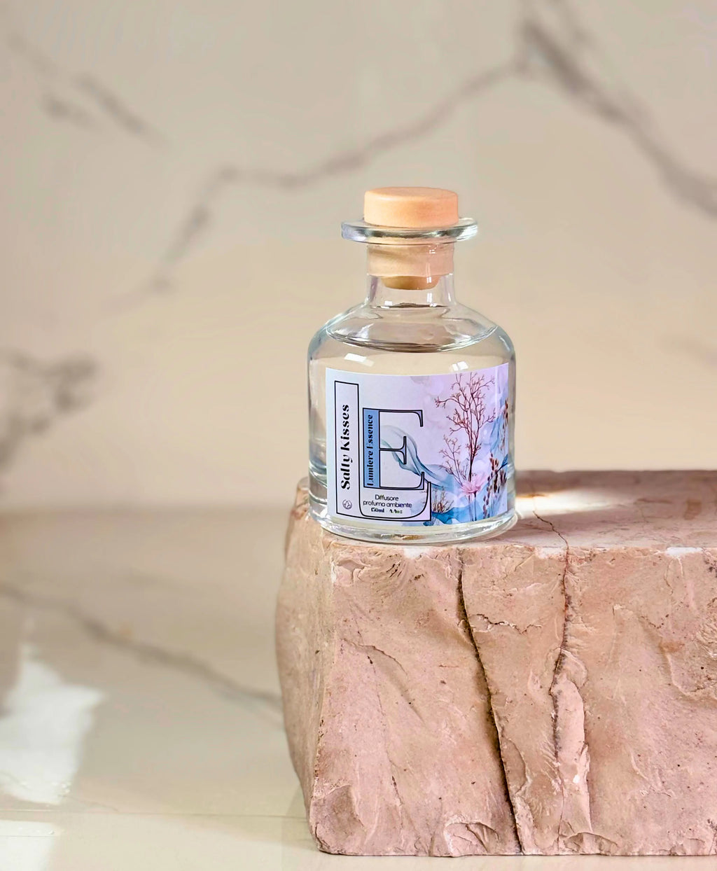 Diffusore d'ambiente Salty Kisses con bastoncini, elegante design, profumo rinfrescante per la casa.