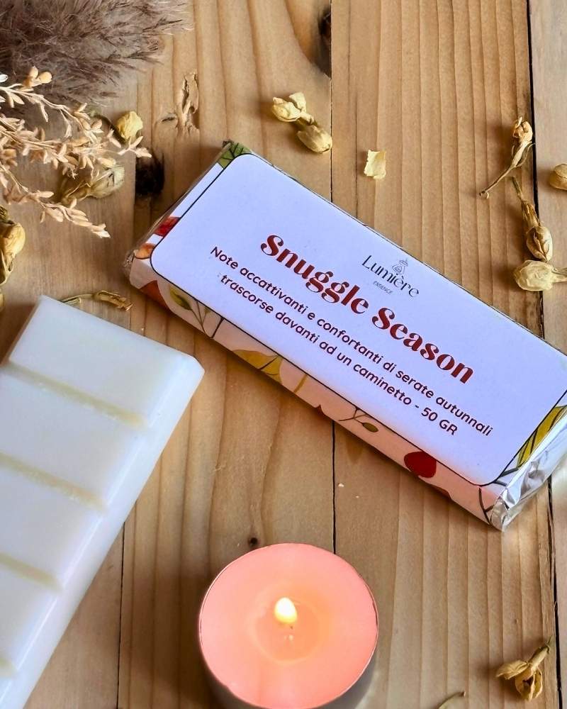 Foto barretta profumata in cera di coccoSnaggle Season vista da vicino