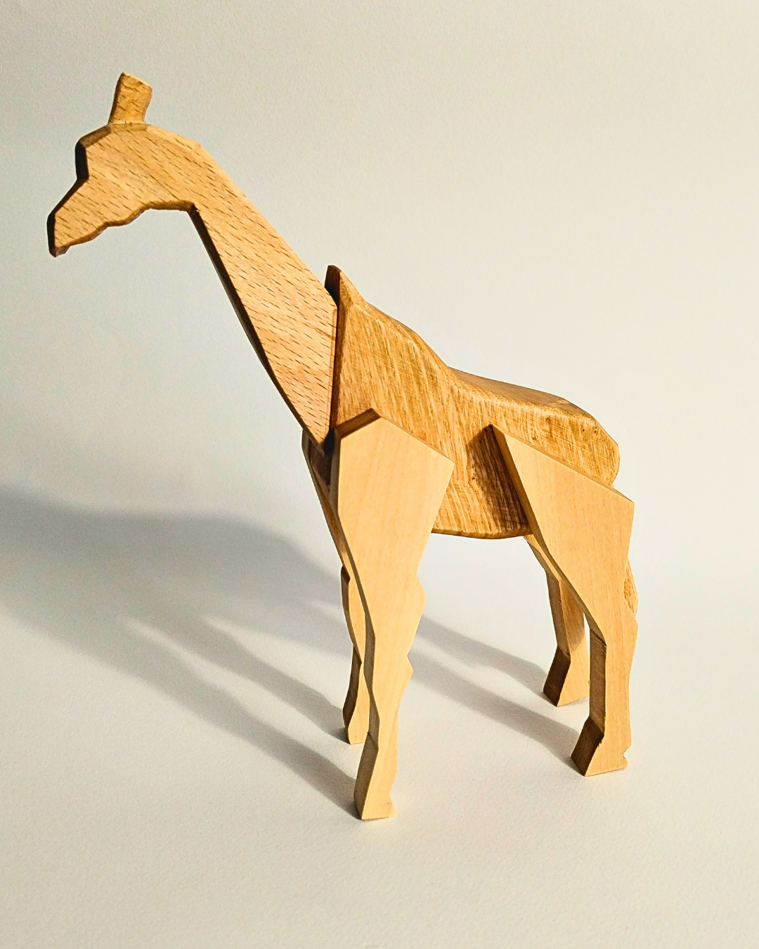 Giraffa Magnetica: Un Safari di Equilibrio e Divertimento in Legno, da Costruire e Amare