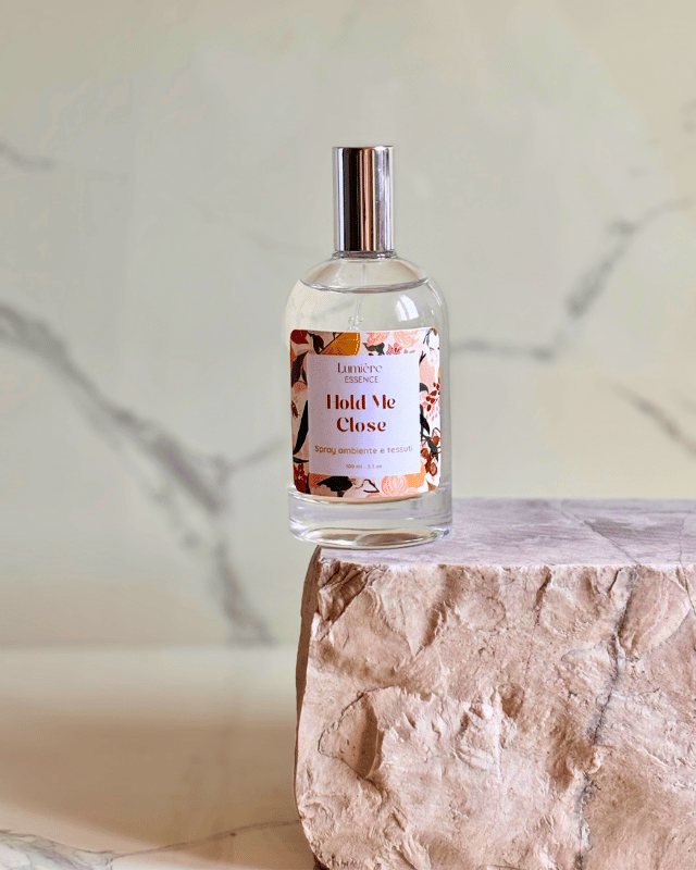 Spray su pietra di marmo in bottiglietta di vetro 