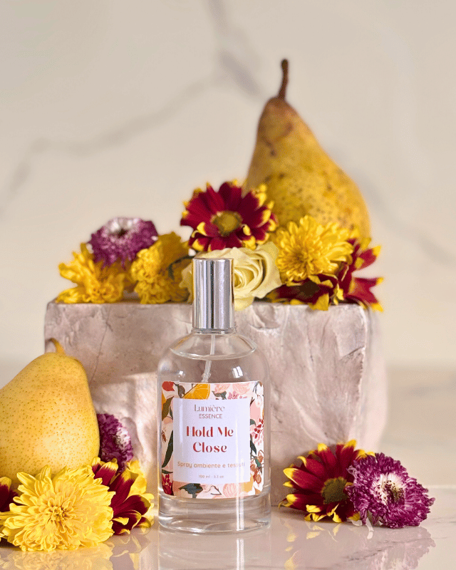 Spray per tessuti e ambiente in bottiglietta di vetro pere e fiori