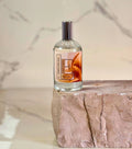 Flacone spray per ambienti e tessuti Golden Havana, profumo fresco e avvolgente, da 100ml.