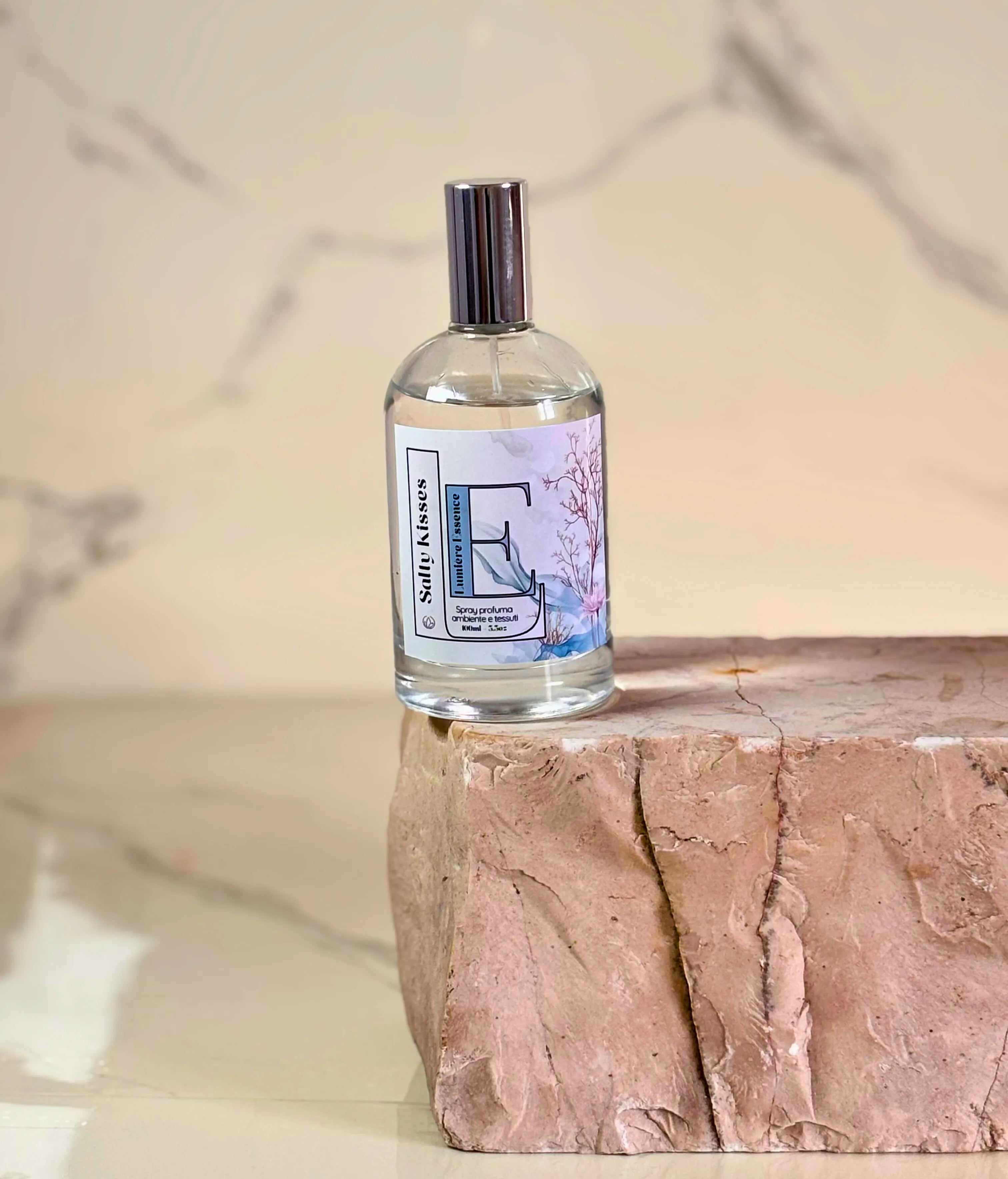 Spray profumante per ambienti e tessuti Salty Kisses con flacone elegante da 100 ml